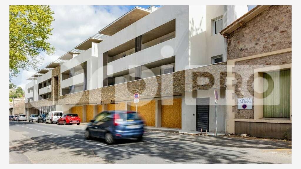 AV locaux commerciaux 50-200m² Clermont l'Hérault
