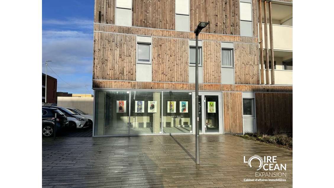 AV murs commerciaux 165m² proche gare à Clisson