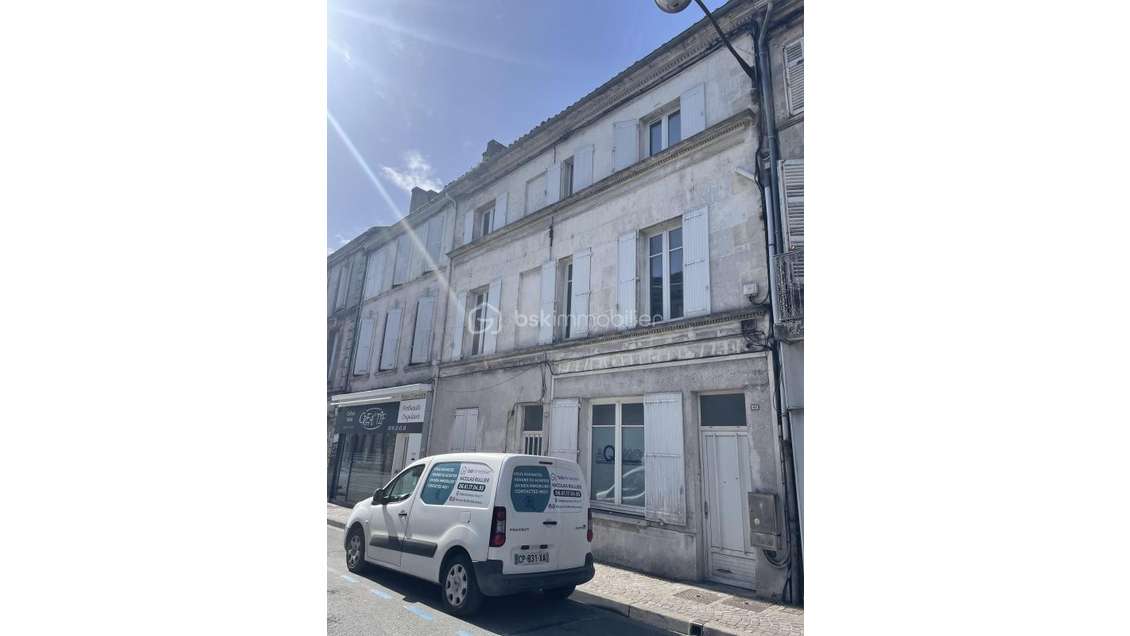 Vente local commercial 11m² hyper centre Cognac 