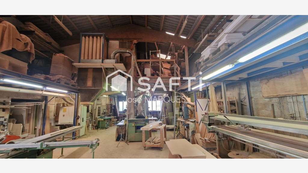 AV local commercial mezzanine 359m² ZA Cogolin