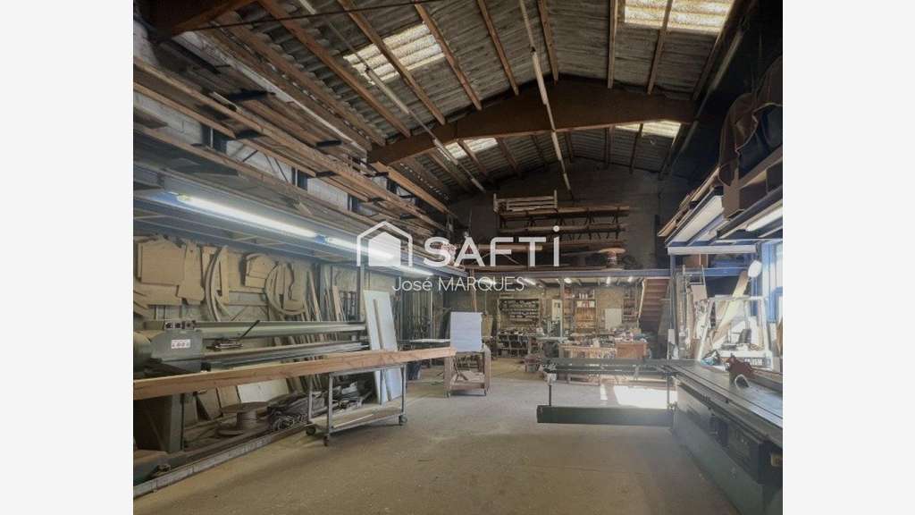 AV local commercial mezzanine 359m² ZA Cogolin