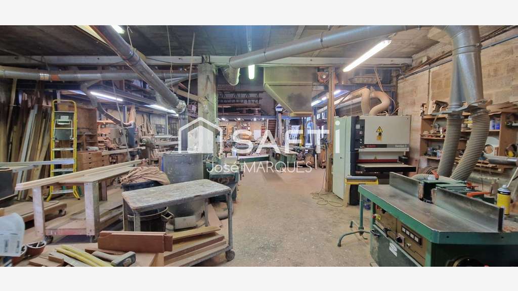 AV local commercial mezzanine 359m² ZA Cogolin