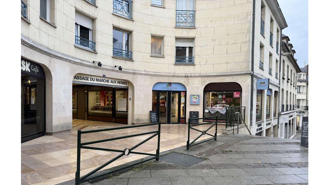Vente local commercial 146m² à Compiègne  centre