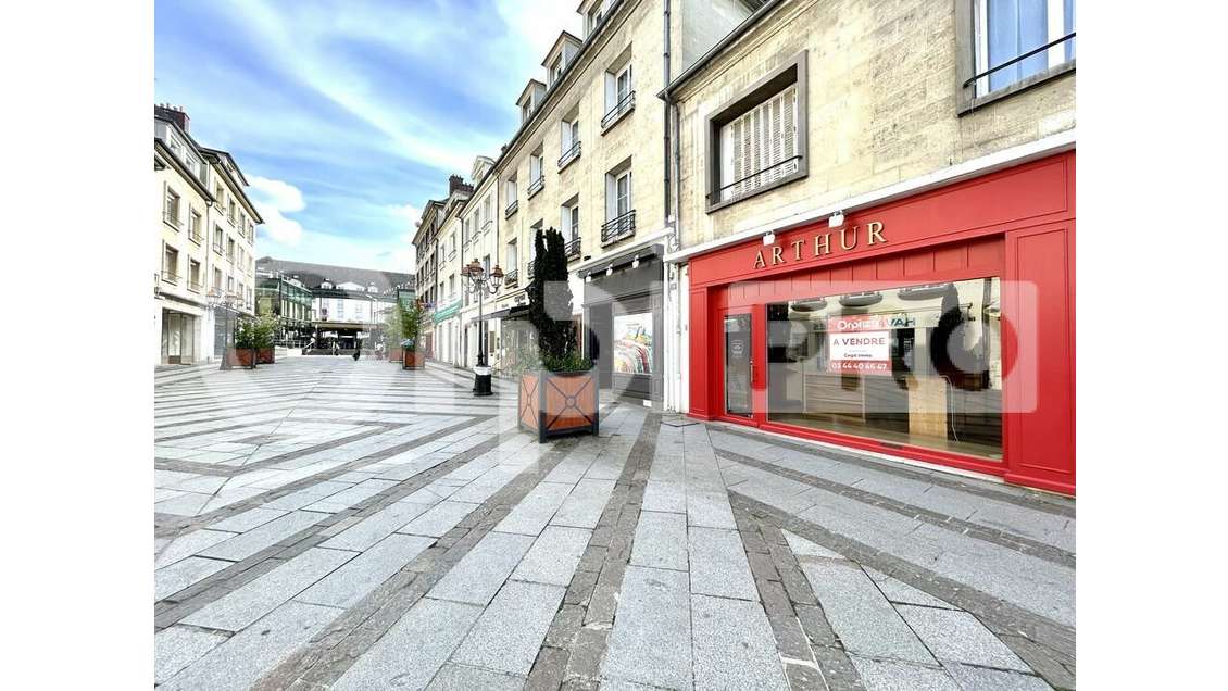 En exclu vente local commercial 36m² à Compiègne