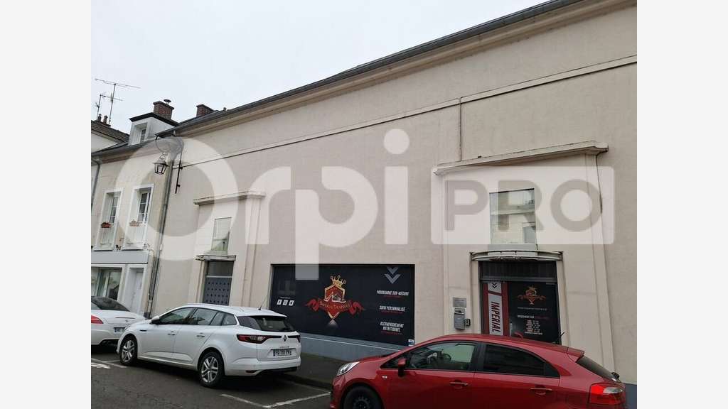 Local commercial 460m² à vendre à Compiègne centre