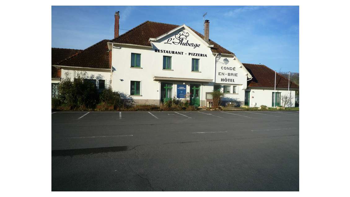 CONDE EN BRIE (02) à vendre murs d'un restaurant 