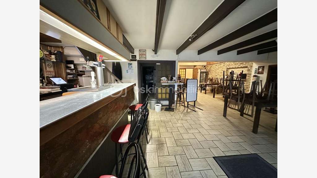 Vente immeuble mixte avec restaurant à Coray