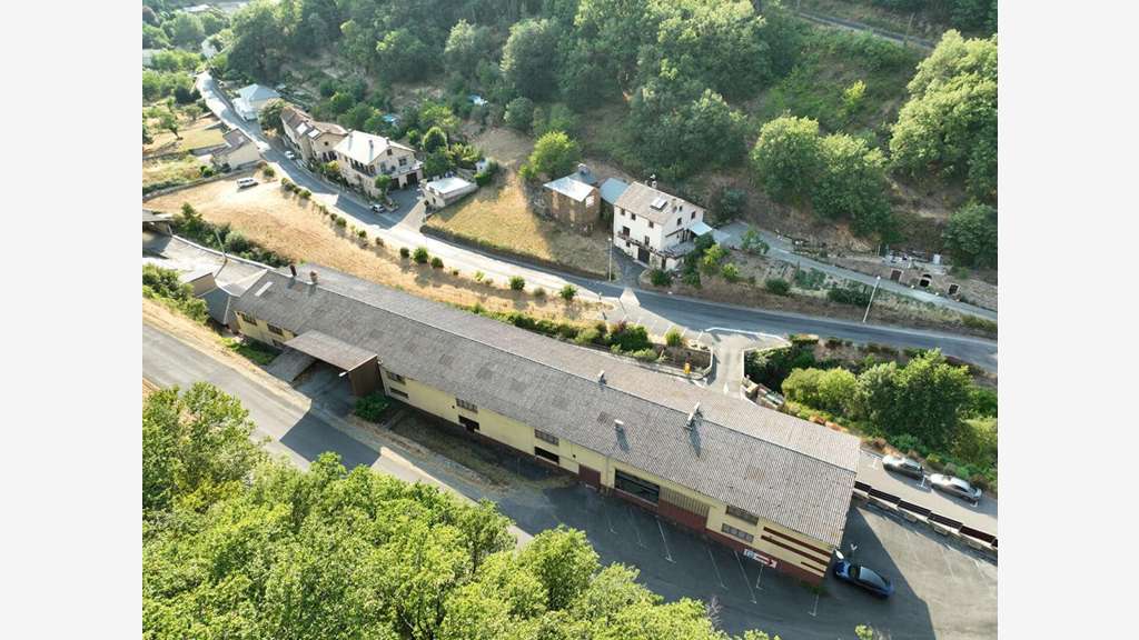 COUPIAC - Ensemble immobilier de 1 661 m²