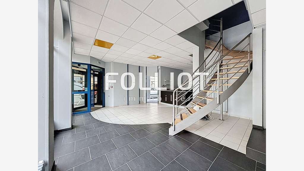 Vente murs commerciaux 120m² à Coutances centre