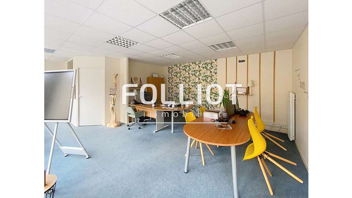 Murs commerciaux 69m² à vendre à Coutances centre