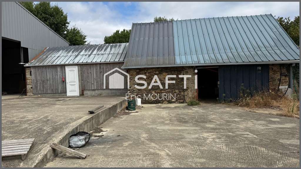 Local commercial de stockage, ou boxe pour