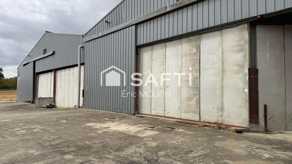 Local commercial de stockage, ou boxe pour