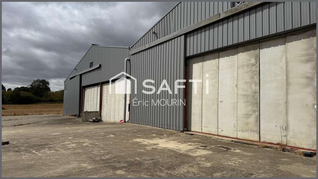 Local commercial de stockage, ou boxe pour