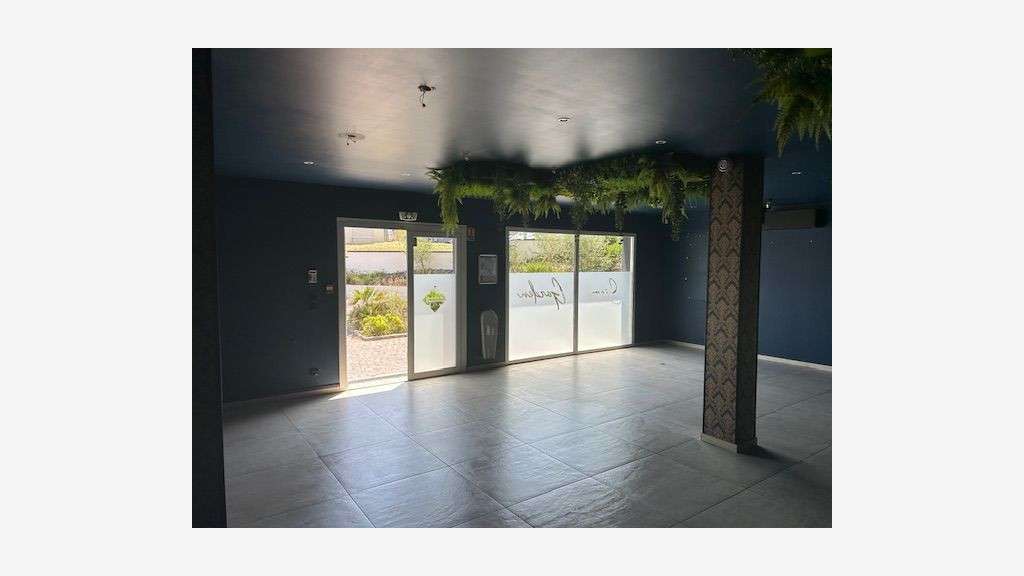 Vente murs commerciaux + logement 360m² à Craponne