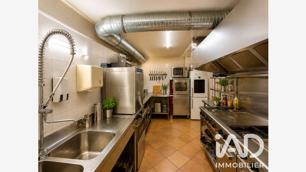 Vente murs commerciaux bar tabac 122m² à Crémieu