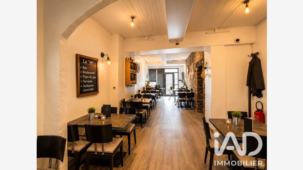 Vente murs commerciaux bar tabac 122m² à Crémieu