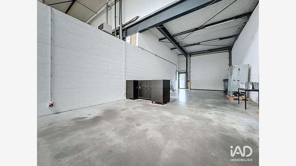 Vente magnifiques locaux 250m² à Croix