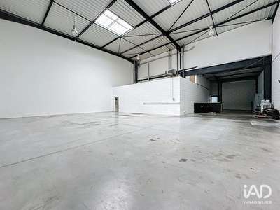 Vente magnifiques locaux 250m² à Croix