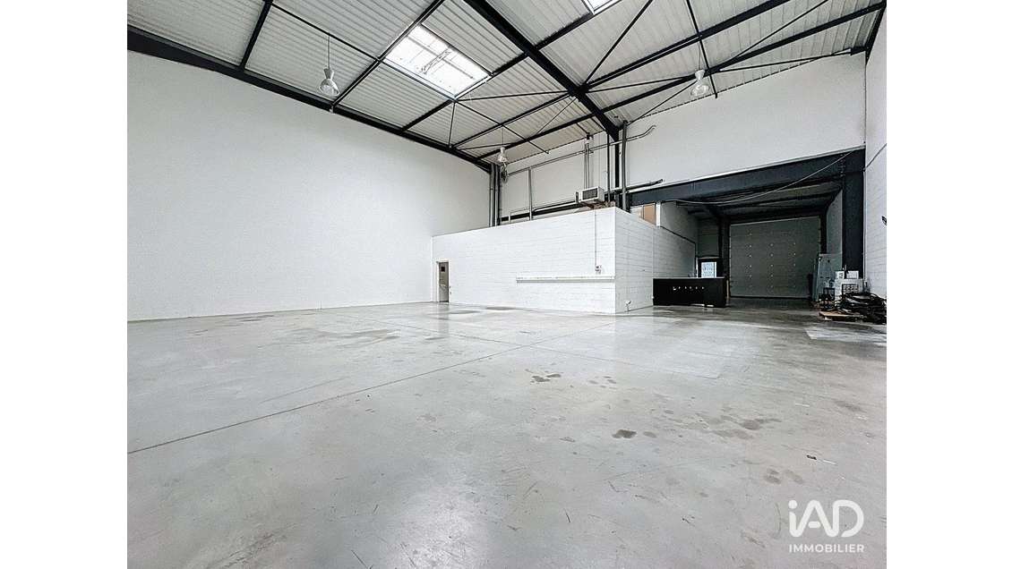 Vente magnifiques locaux 250m² à Croix
