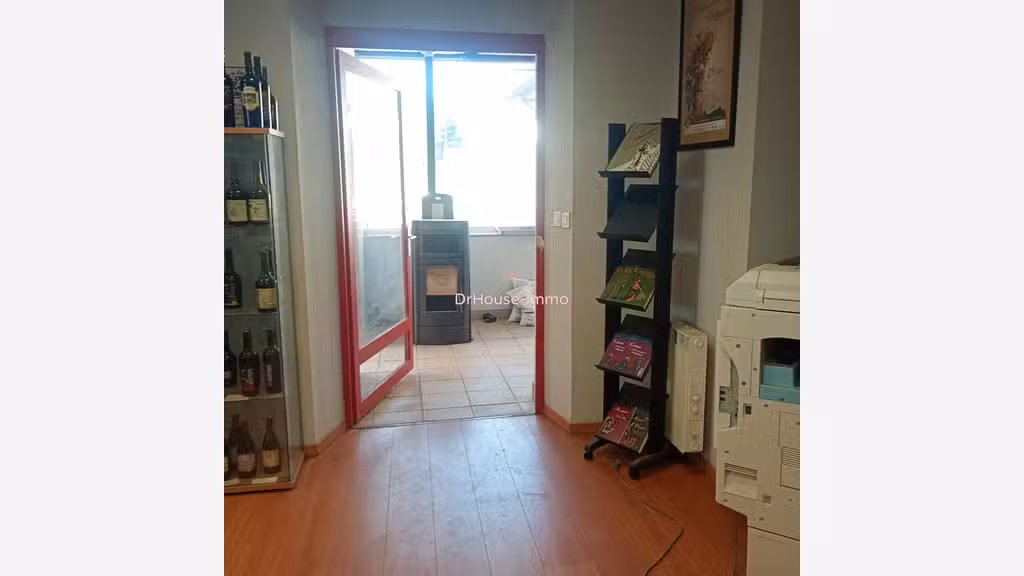 Vente murs commerciaux avec locataire à Cussac