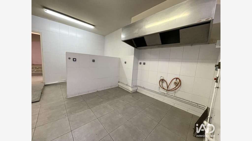 AV murs commerciaux 320m² Cuxac-d'Aude centre