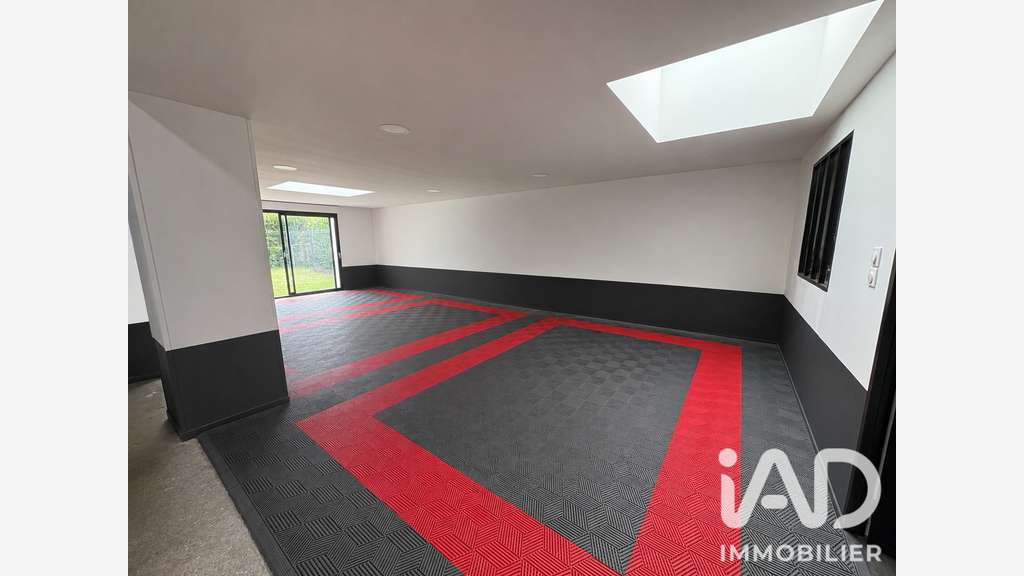 Vente hangar rénové 263m² bien placé à Dainville