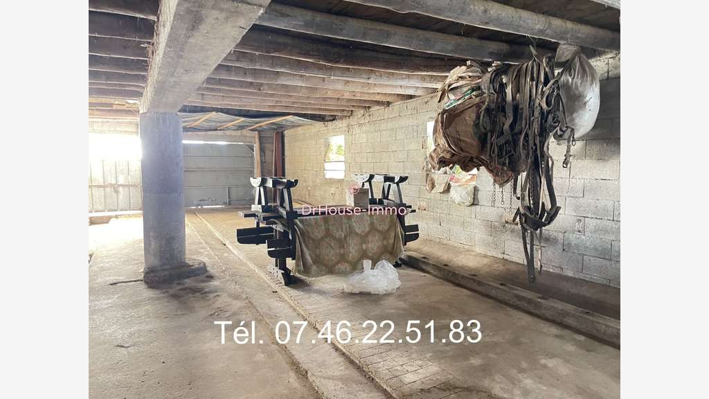 Local professionnel 800m² proche centre Darney