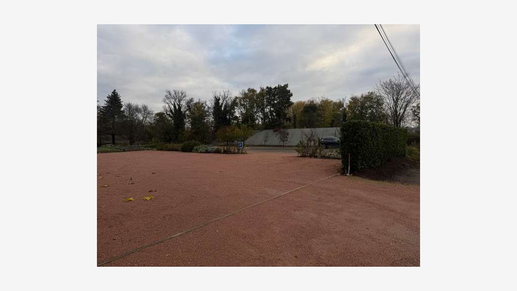 Vente bâtiment 500m² zone dynamique Mâcon Sud