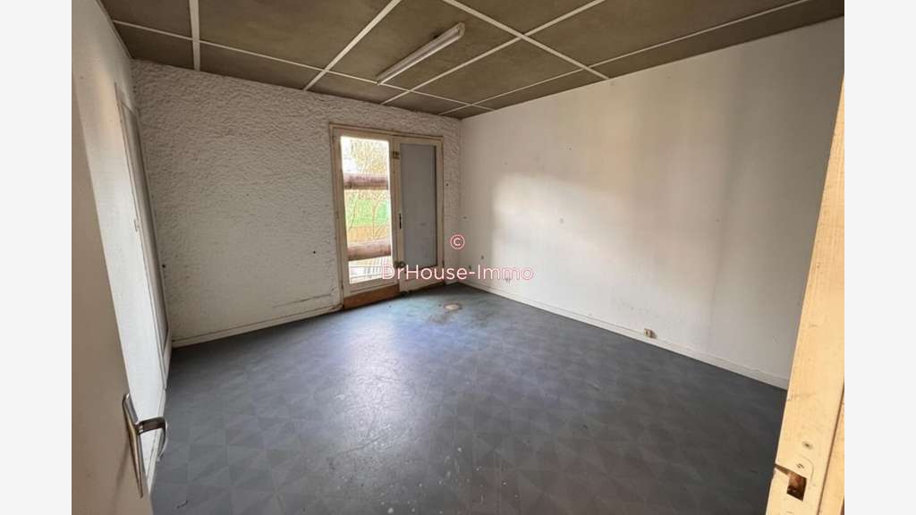 Commerce spacieux au cœur de Dax a rénover