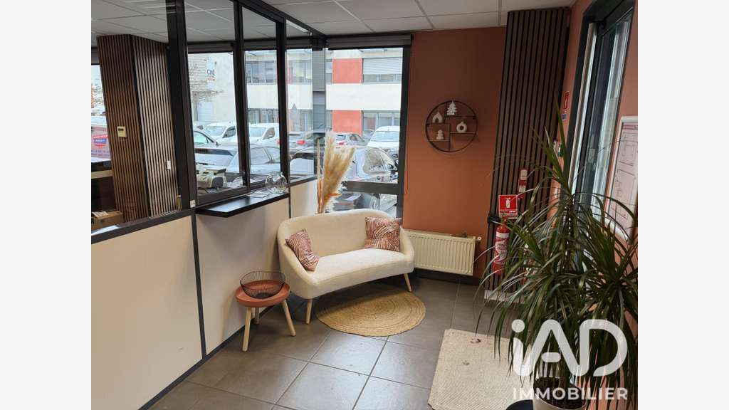 Local commercial à Décines-Charpieu