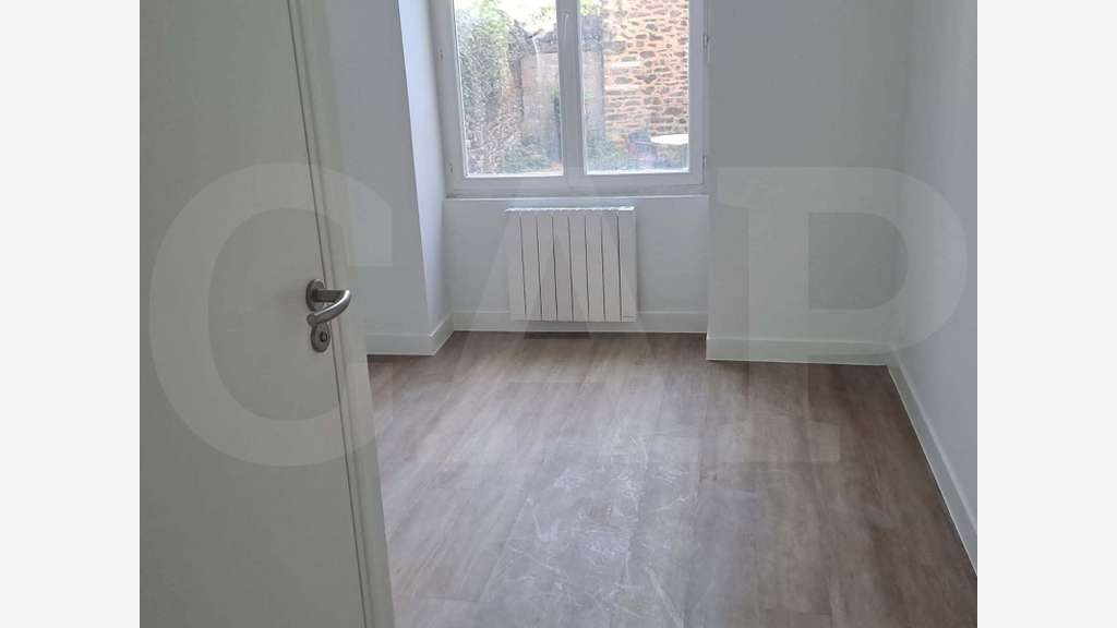AV cellule commerciale 70m² empl N°1 Dinan