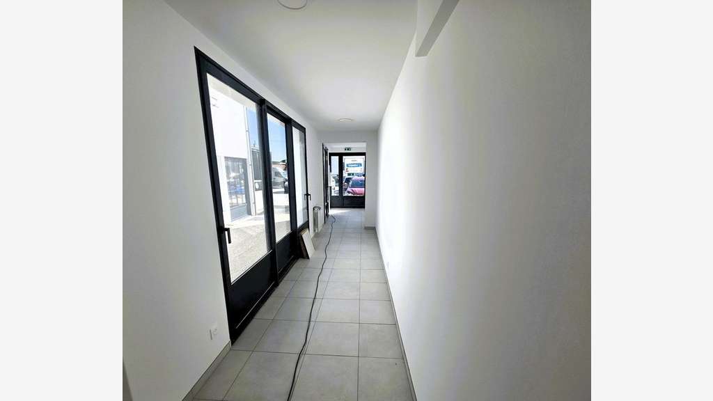 A vendre local neuf 35m² empl N°1 à Dolus-d'Oléron
