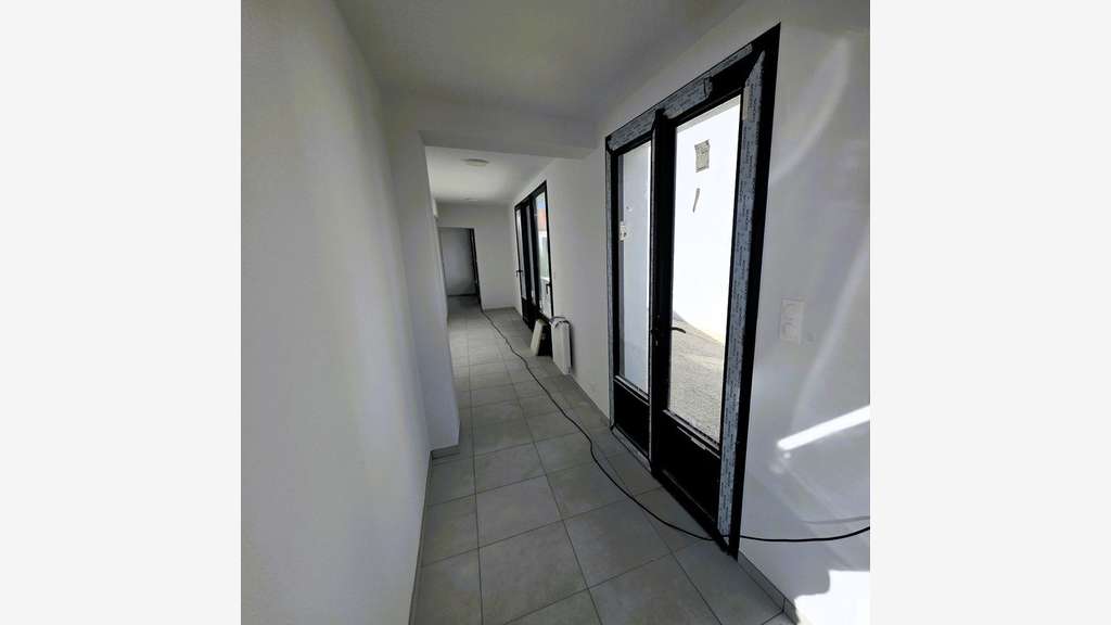 A vendre local neuf 35m² empl N°1 à Dolus-d'Oléron