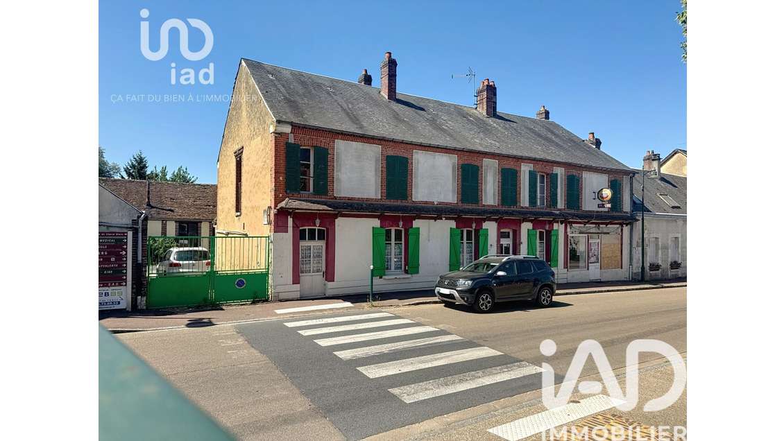 Vente ancien Hôtel-Restaurant 320m² Douchy centre