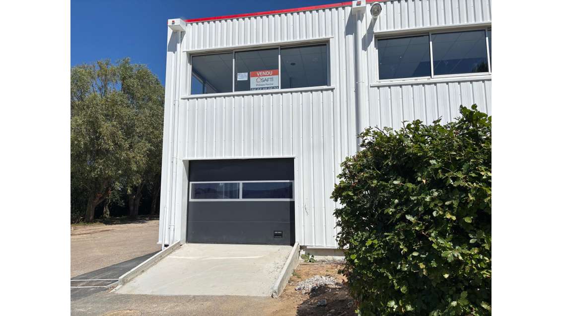 Local d'activité 175m² à Douvres la Délivrande