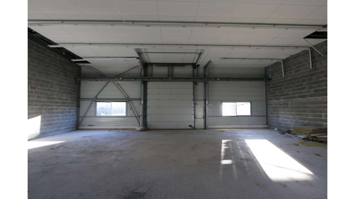 Locaux d'activité 192m² à Douvres la Délivrande