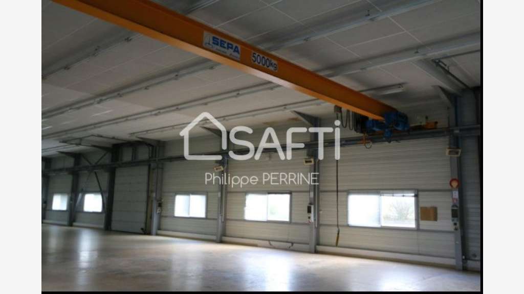 Local d'activité 475m² à Douvres la Délivrande