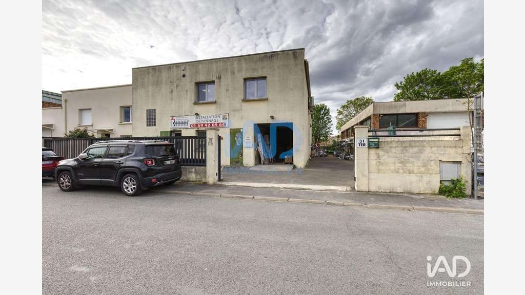 AV bâtiment indus 570m² en zone activité Mainville
