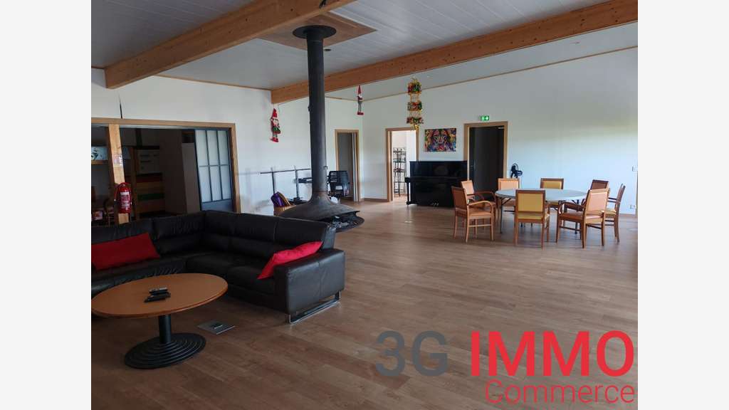 Vente local commercial 900m² Dreux empl N°1 RN154