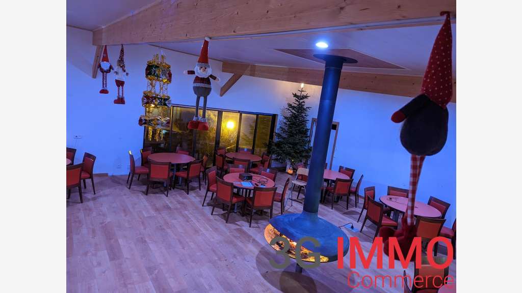 Vente local commercial 900m² Dreux empl N°1 RN154