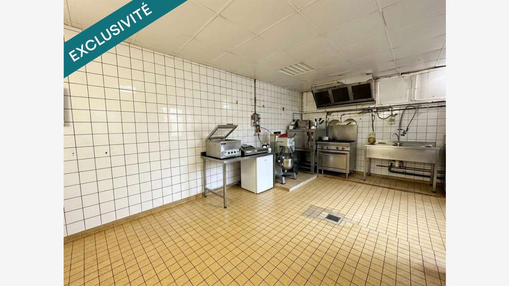 MURS COMMERCIAUX- 90 m²