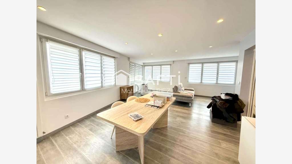 AV murs commerciaux + logement 550m² à Dunkerque