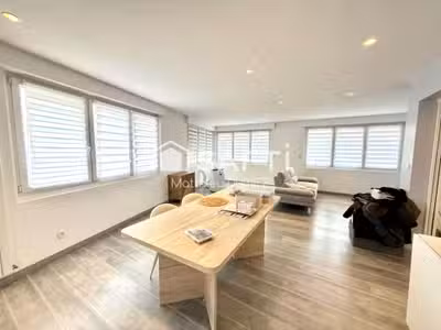 AV murs commerciaux + logement 550m² à Dunkerque
