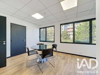 Vente bureaux rénovés 56m² à Écully hypercentre 