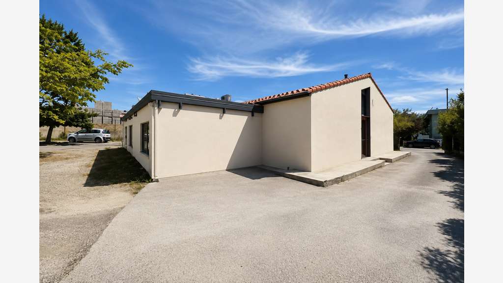 Vente local commercial/entrepôt 510m² à Eguilles