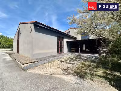 Bâtiment indépendant à VENDRE sur la ZI DES JALASS