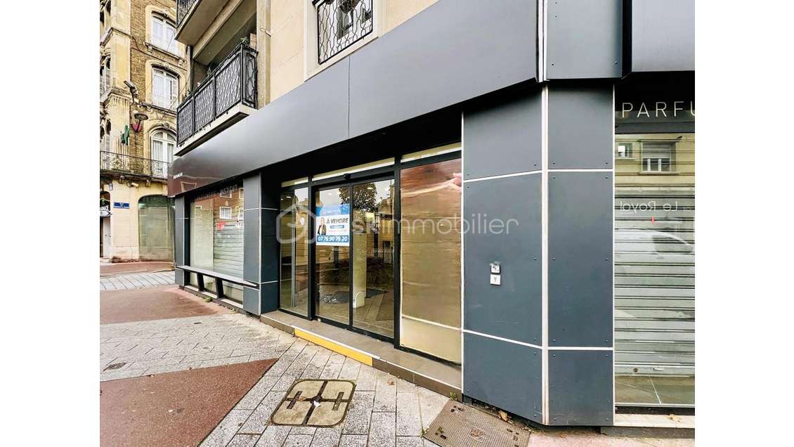 AV local commercial 186m² emplacement N°1 à Elbeuf