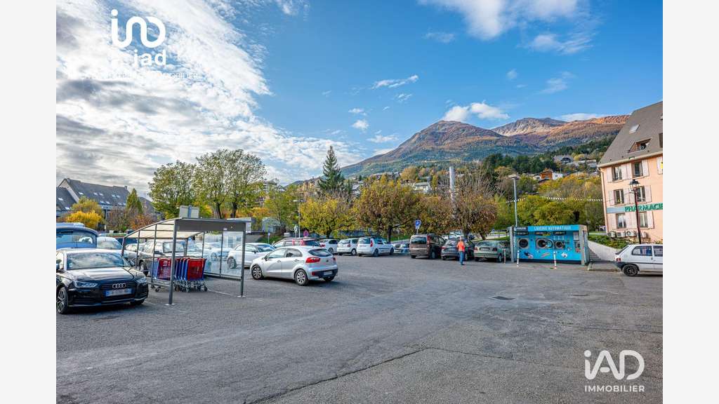 Murs commerciaux à Embrun