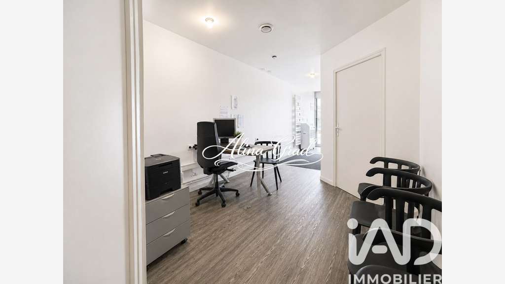 Vente murs commerciaux 68m² à Enghien-les-Bains