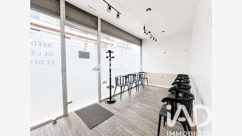 Vente murs commerciaux 68m² à Enghien-les-Bains